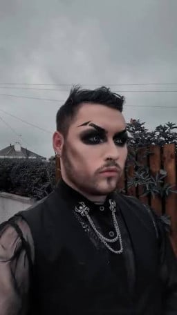 gothic tacettin profil fotoğrafı