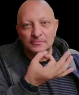 kedi yiyen fare profil fotoğrafı